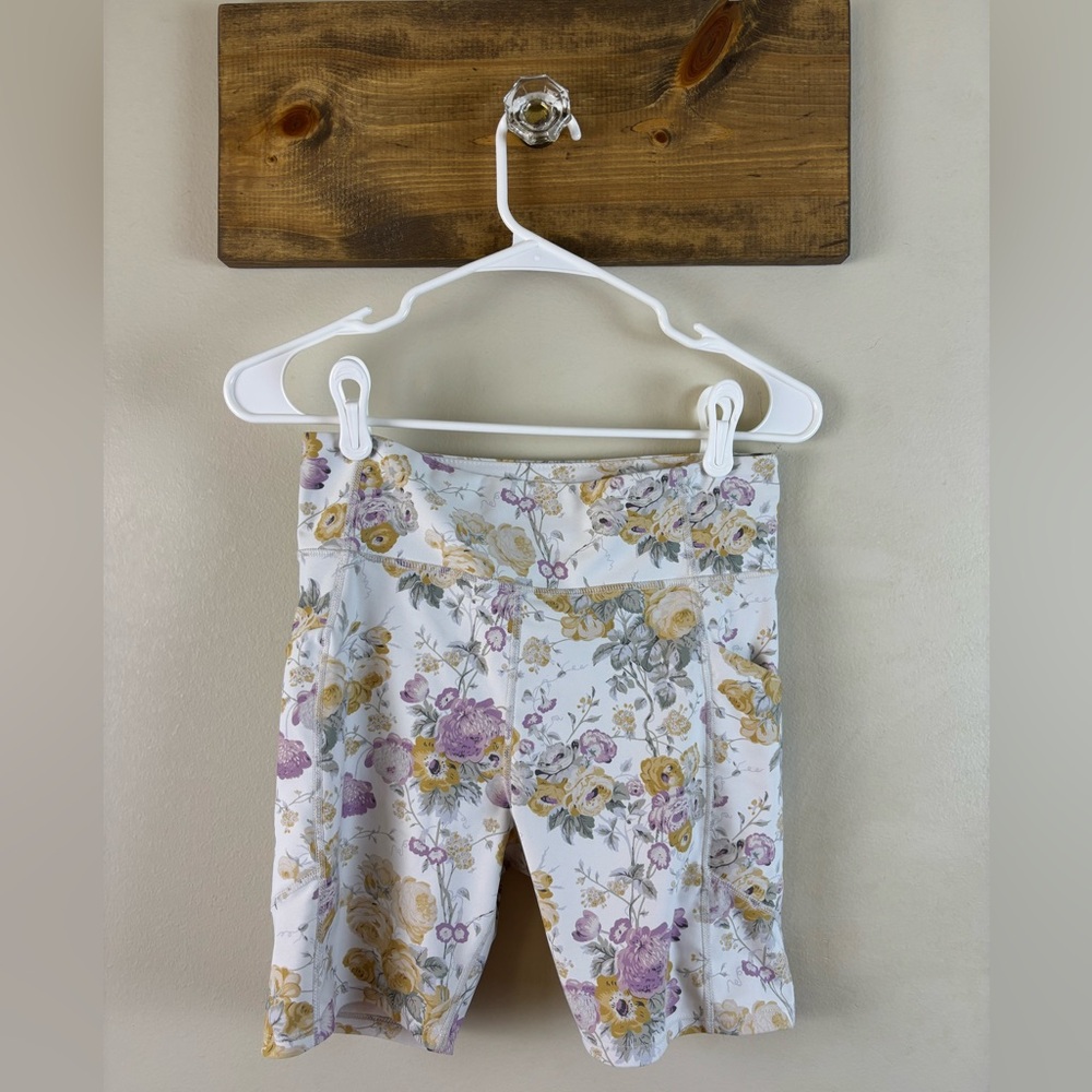 Tuckernuck floral bike shorts w/ pockets on both sides. adorable shorts. small.